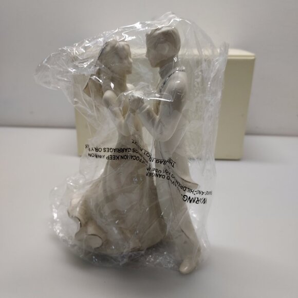 LENOX WEDDING PROMISES COLLECTION BRIDE/GROOM FIRST DANCE PORCELAIN NEW NOS VTG - Picture 2 of 16